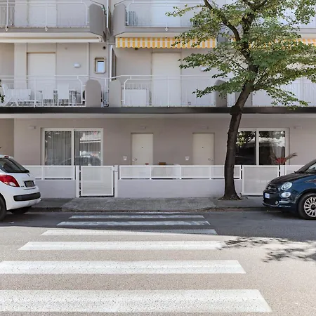 Mina * Lido di Jesolo